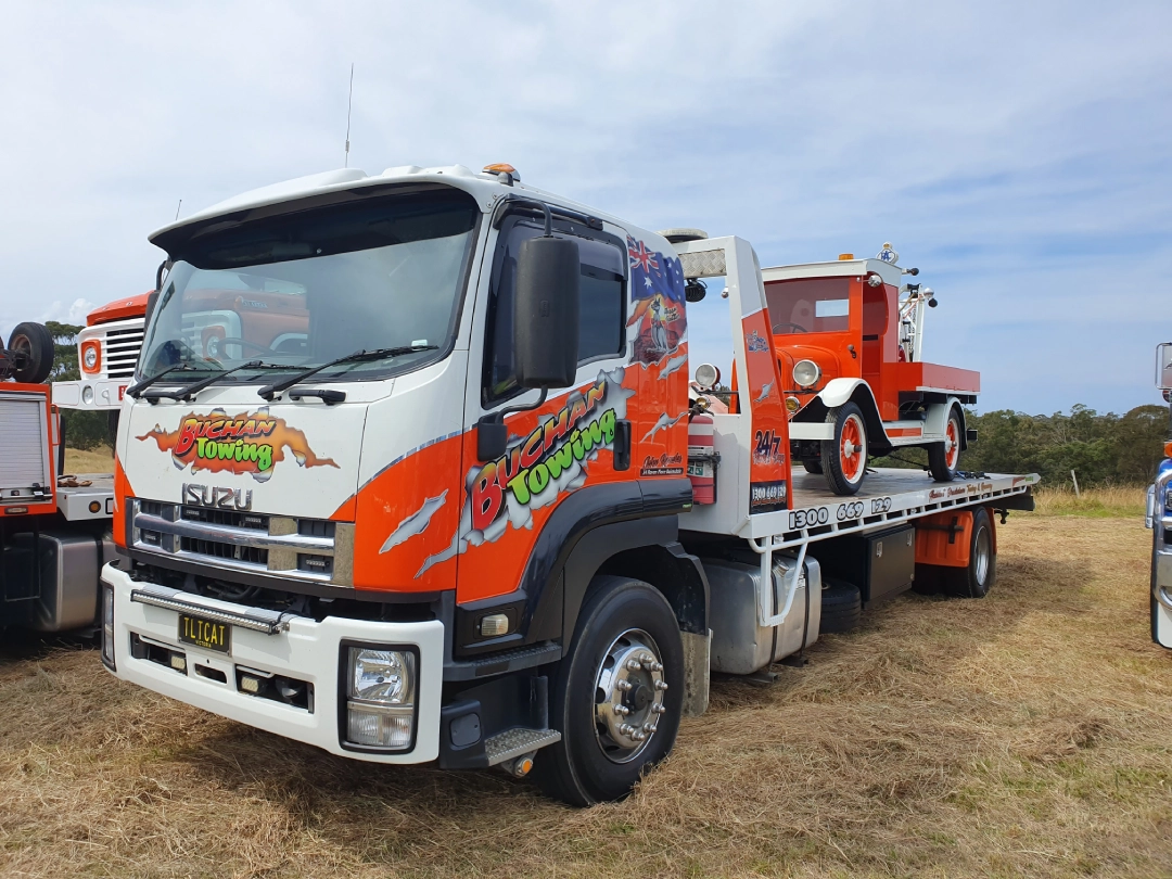 Buchan Towing truck and trailer